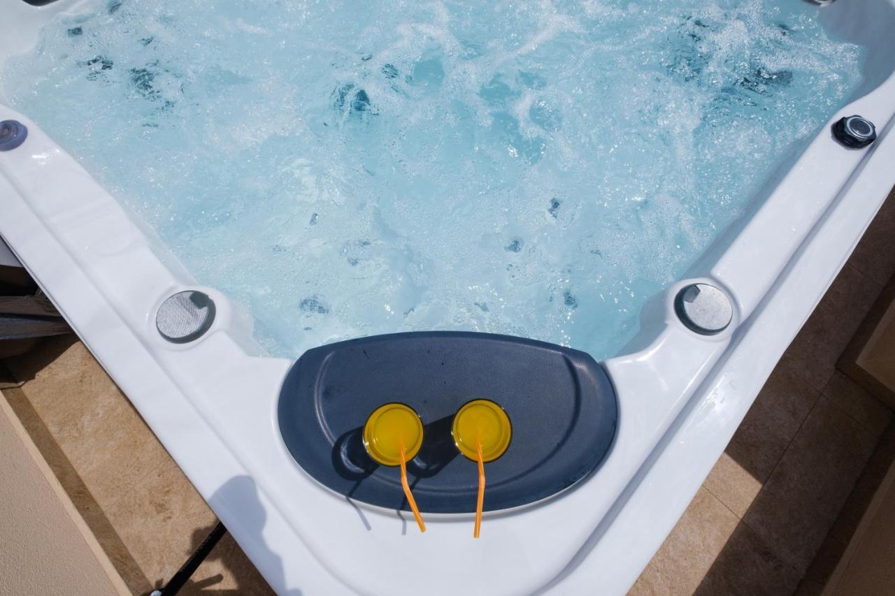 Apartments Luana With Private Jacuzzi Zadar Exterior foto